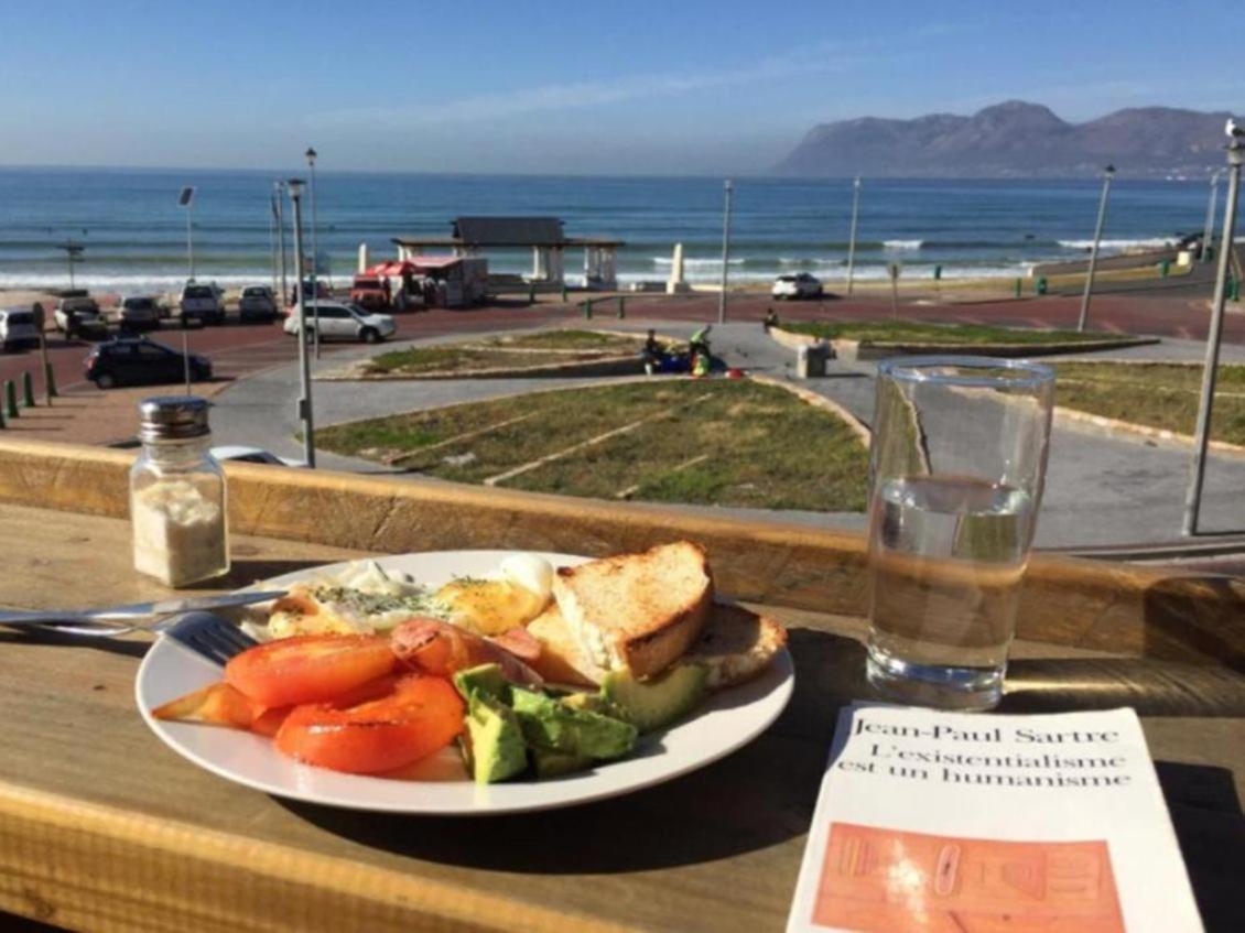 African Soul Surfer Muizenberg Dış mekan fotoğraf